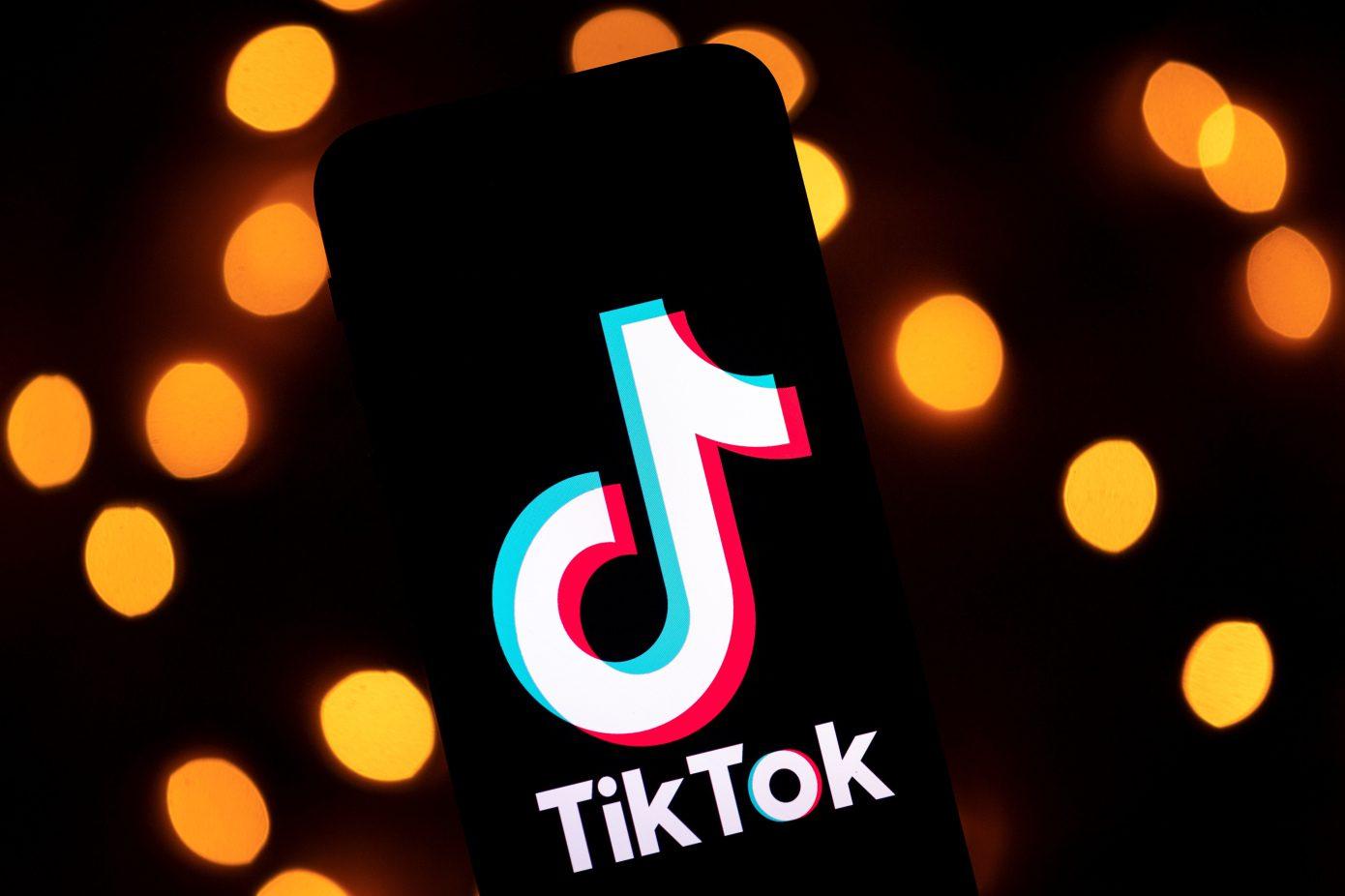 Image: How much is a rose on TikTok