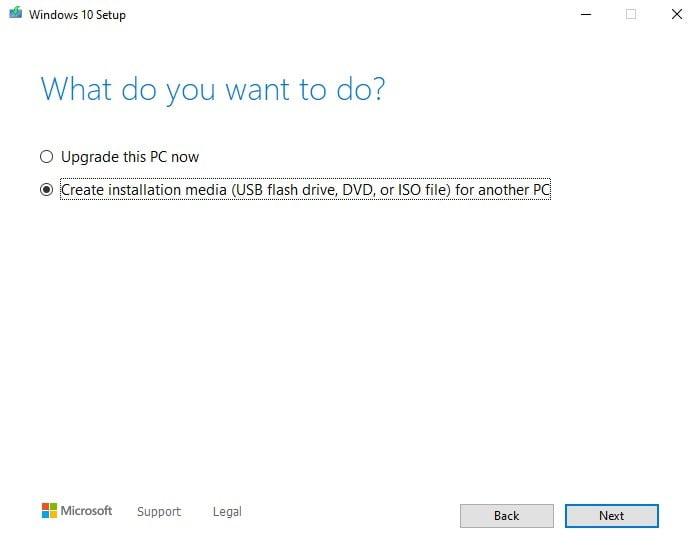 Answering about what you want to do when installing Windows 10.